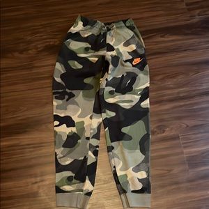 Nike camo sweatpants